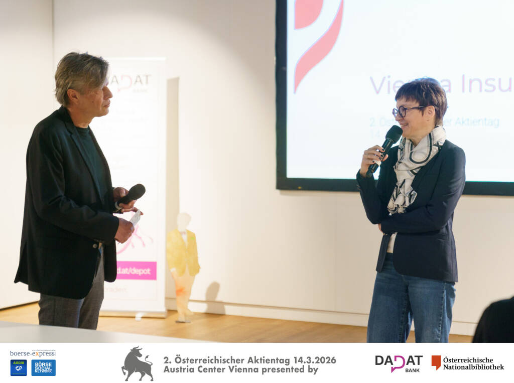 Robert Gillinger (Börse Express), Nina Higatzberger-Schwarz, IR Vienna Insurance Group (VIG), Bild: Martina Draper für kapitalmarkt-stimme.at  (16.03.2026) 