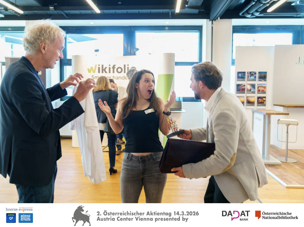 Christian Drastil, Julia Lackner (wikifolio), Richard Dobetsberger (wikifolio/Umbrella Strategie) Bild: Martina Draper für kapitalmarkt-stimme.at  (16.03.2026) 