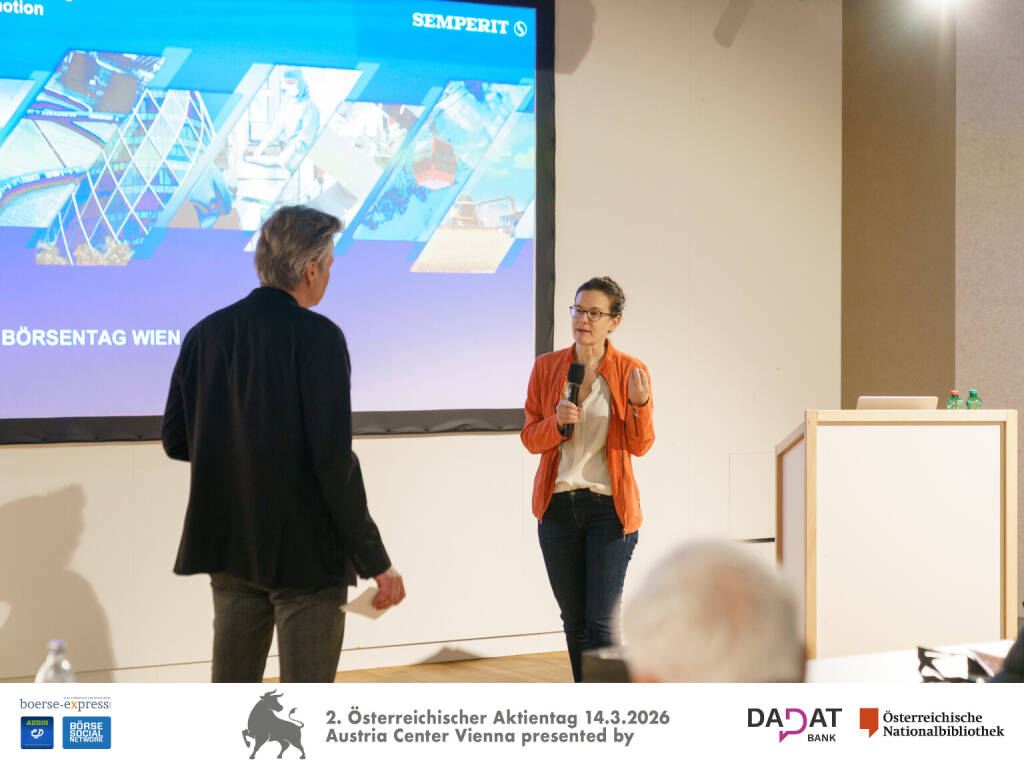 Robert Gillinger (Börse Express), Bettina Schragl (Semperit), Bild: Martina Draper für kapitalmarkt-stimme.at  (16.03.2026) 