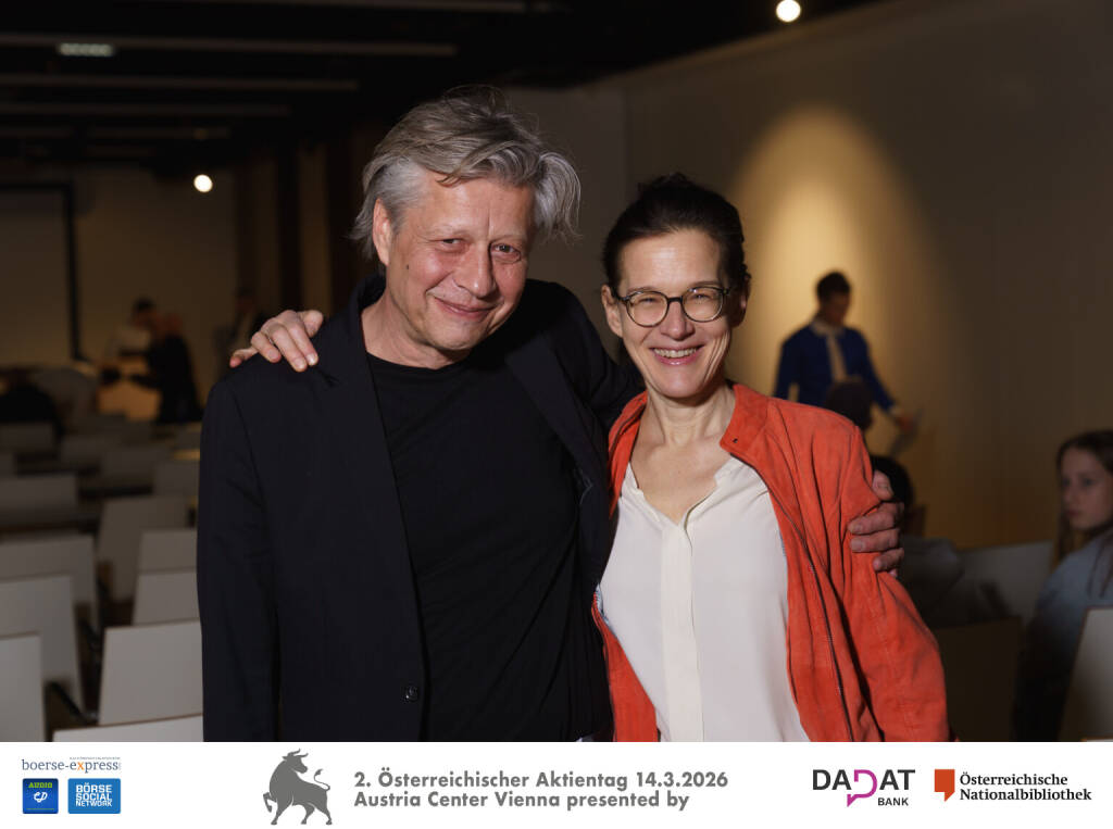 Robert Gillinger (Börse Express), Bettina Schragl (Semperit), Bild: Martina Draper für kapitalmarkt-stimme.at Bild: Martina Draper für kapitalmarkt-stimme.at  (16.03.2026) 