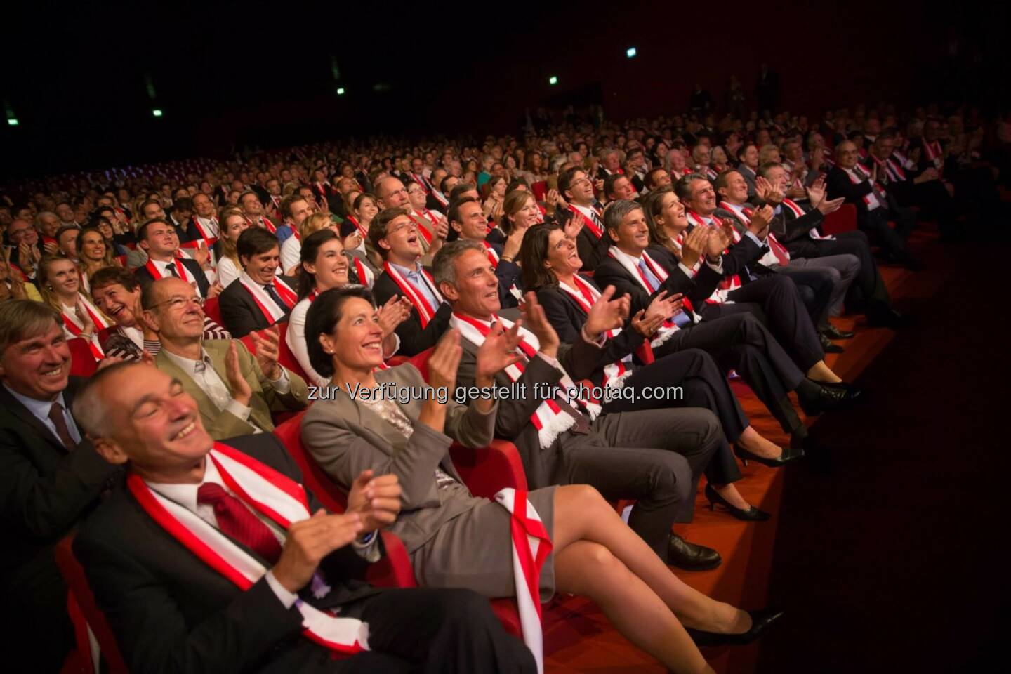 Buch der Anliegen für Österreich, präsentiert von der ÖVP in der Stadthalle  (c) ÖVP