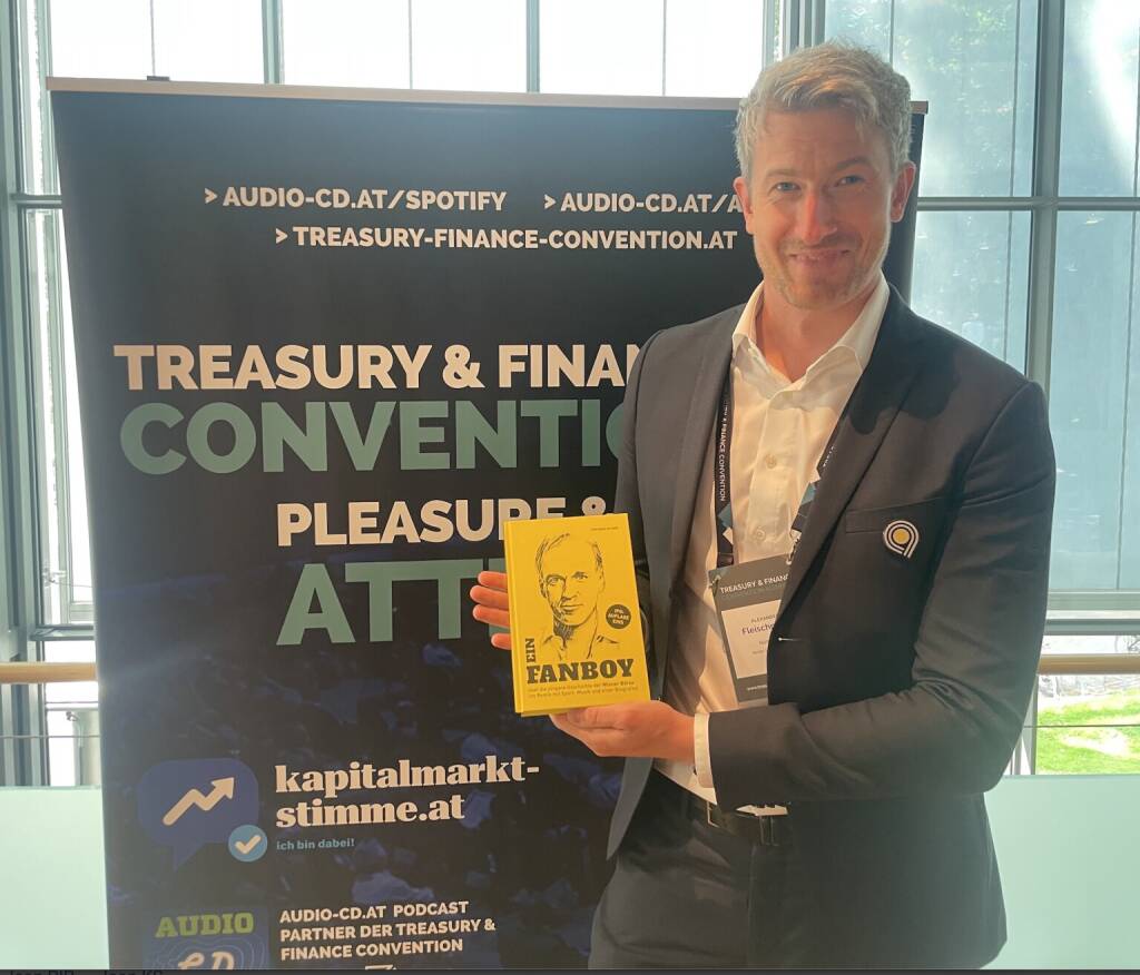 Alex Fleischmann mit dem Fanboy Buch (23.06.2026) 