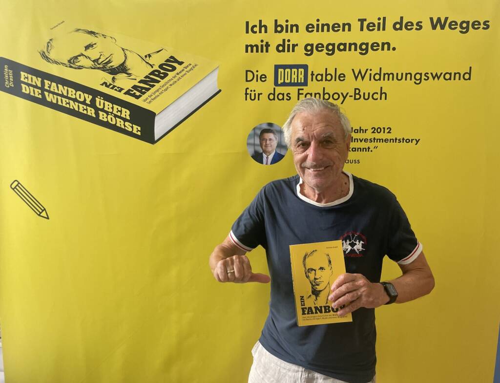 Hans Huber mit dem Fanboy-Buch (Softcover) (05.07.2026) 